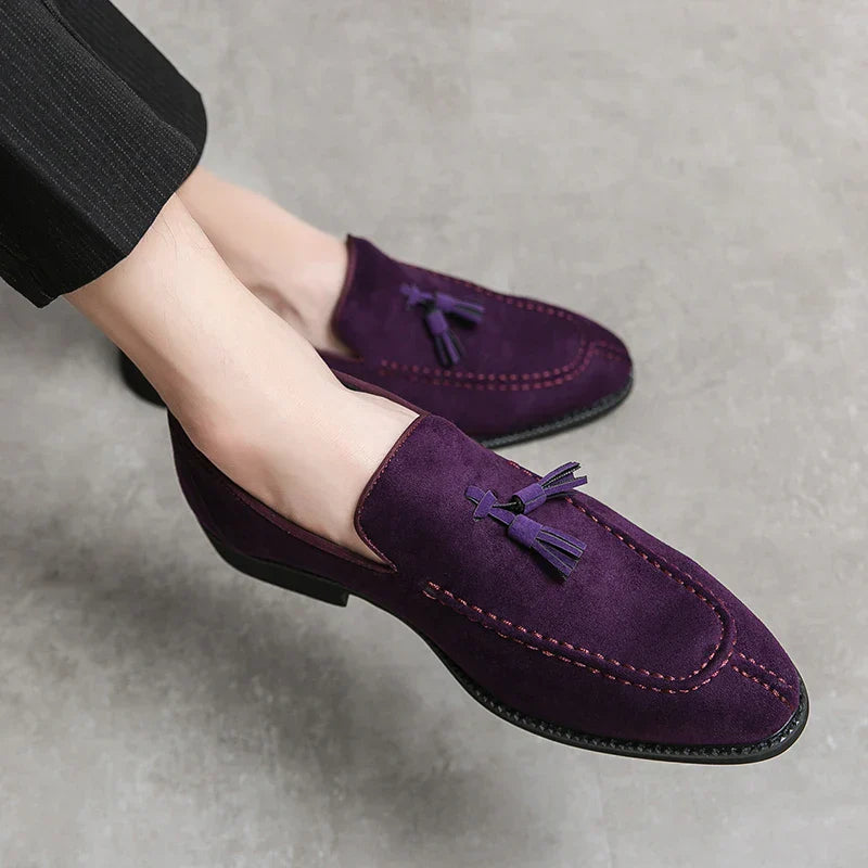 Men's casual slip-on shoes with contrast stitching