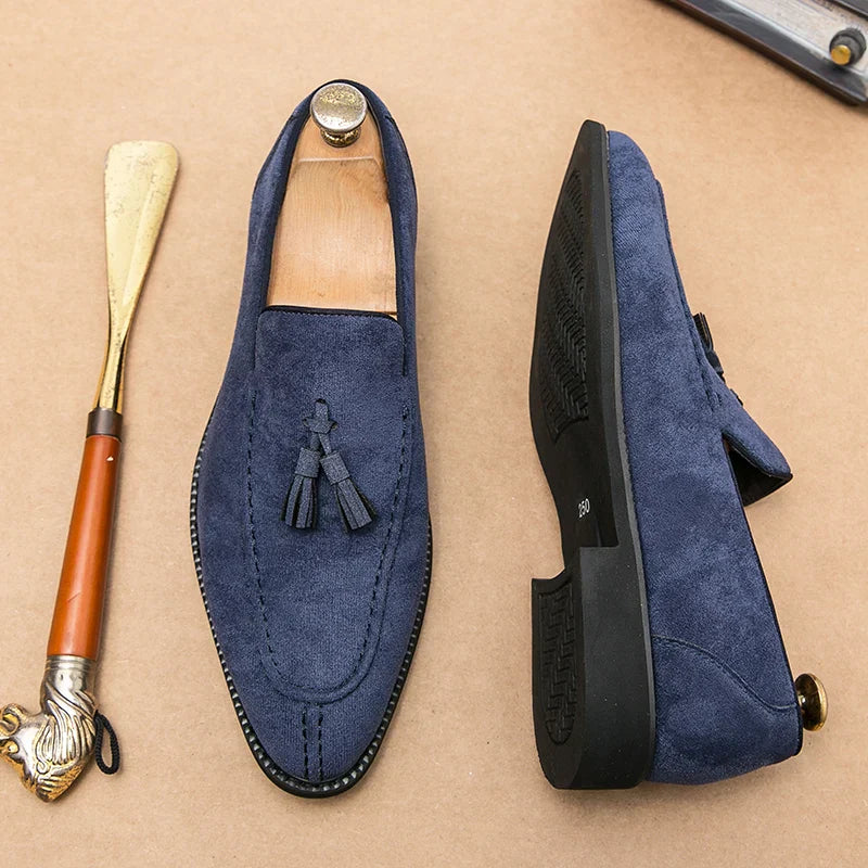 Men's casual slip-on shoes with contrast stitching