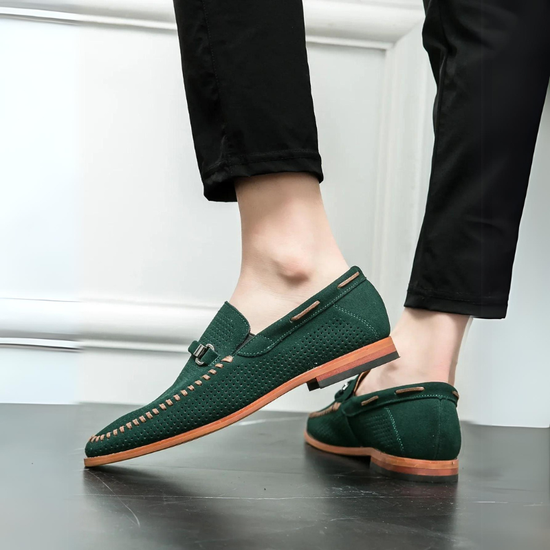 Men's buckled slip-on leather loafers